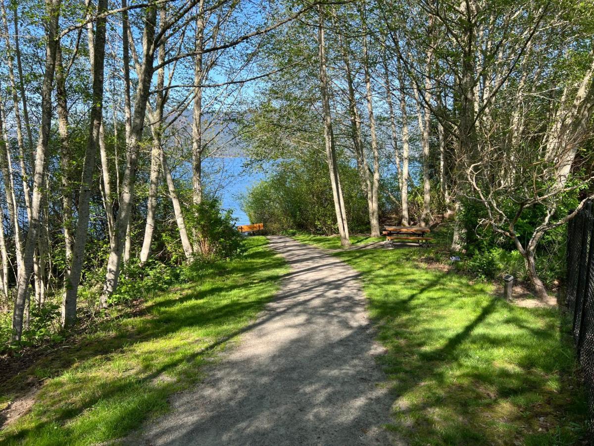 Sea And Cedar Retreat-A Home In A Tranquil Setting Cowichan Bay Exterior photo